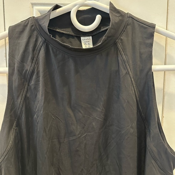 SPANX black Mockneck Ribbed tank size M NWT - Picture 2 of 4